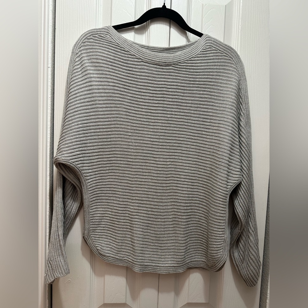 Babaton Light Gray Crew Neck Sweater‎